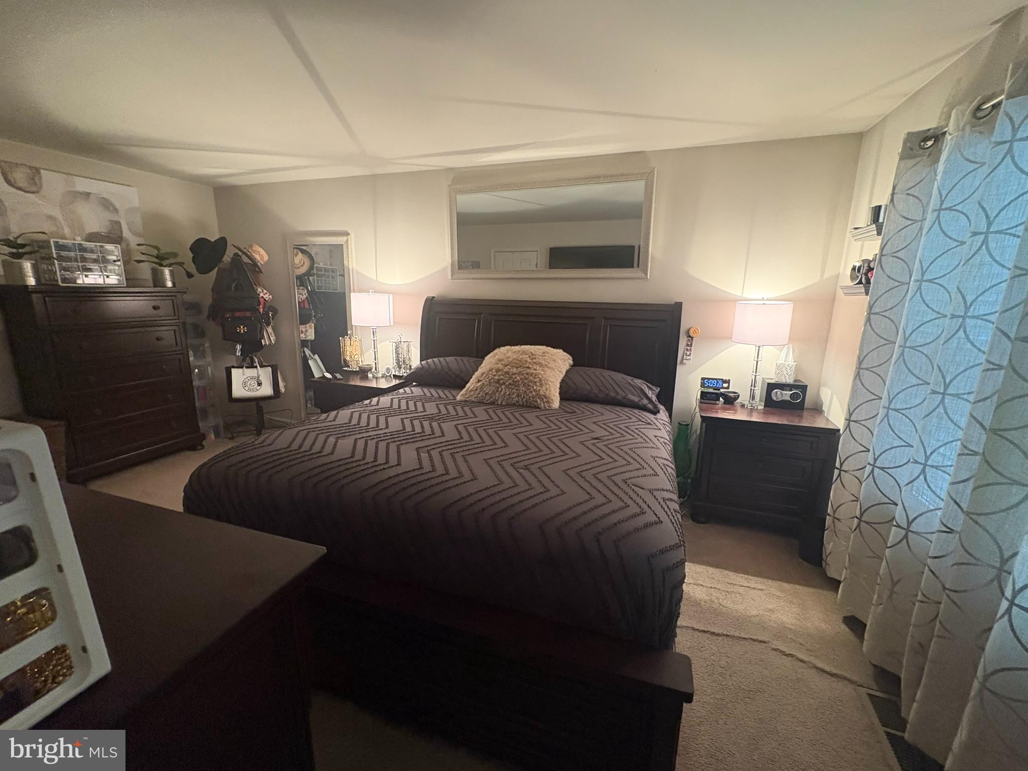 OAKVIEW VILLAGE - Residential