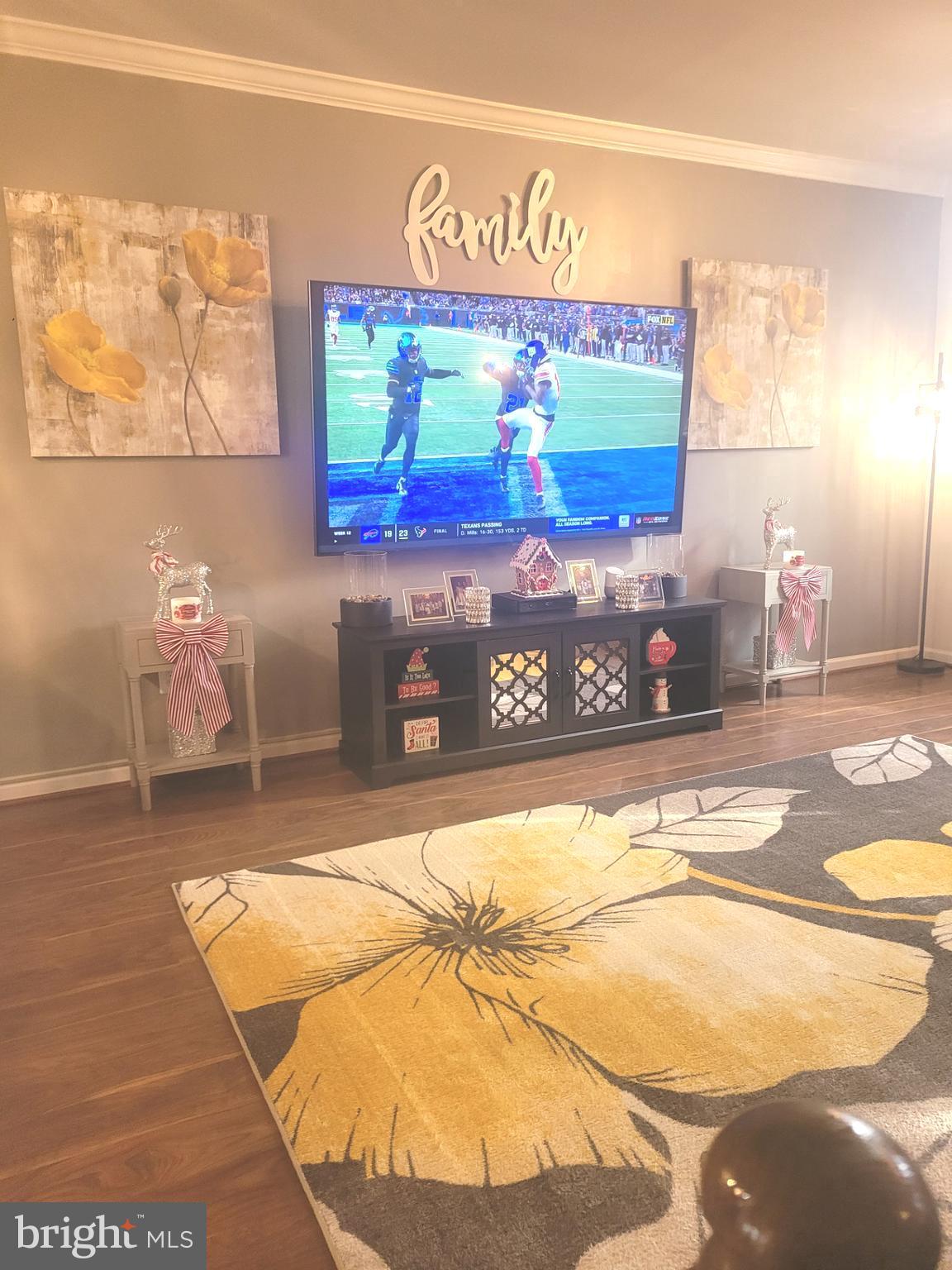 7819 FIVE OAKS COURT