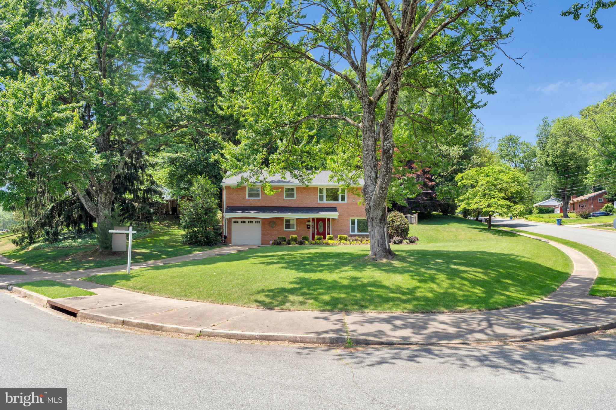7500 LONG PINE DRIVE