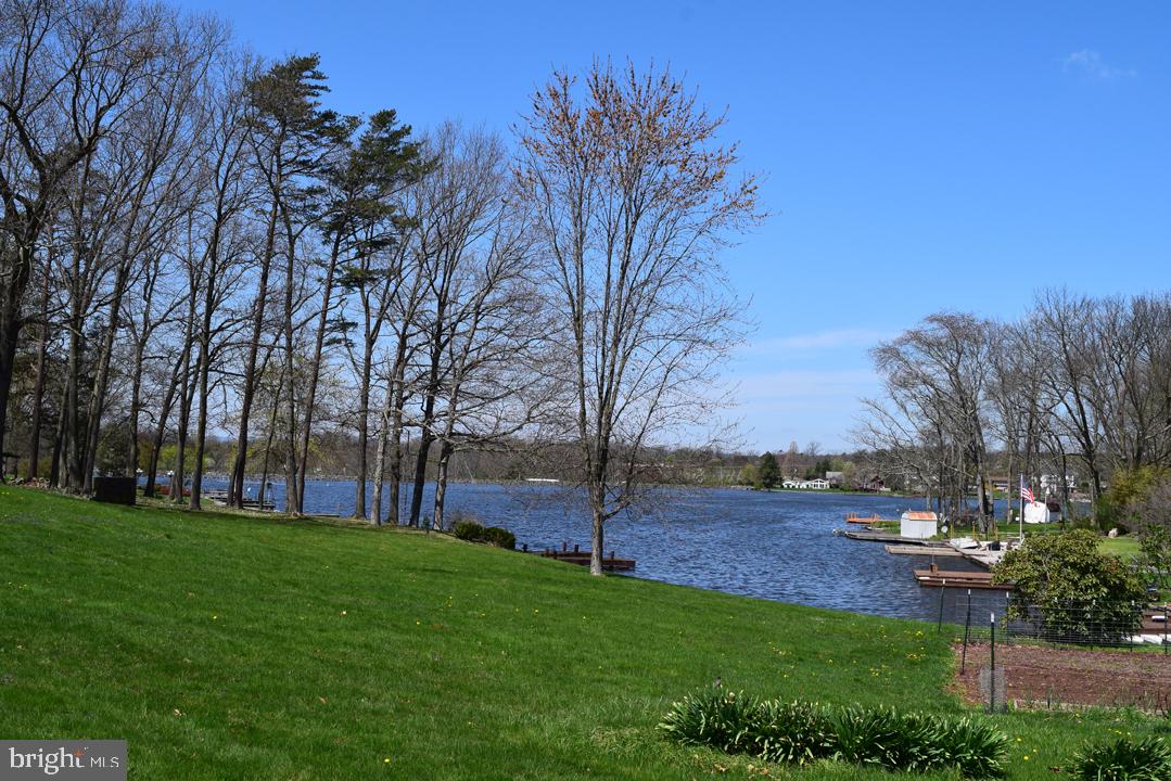 LAKE HERITAGE - Residential