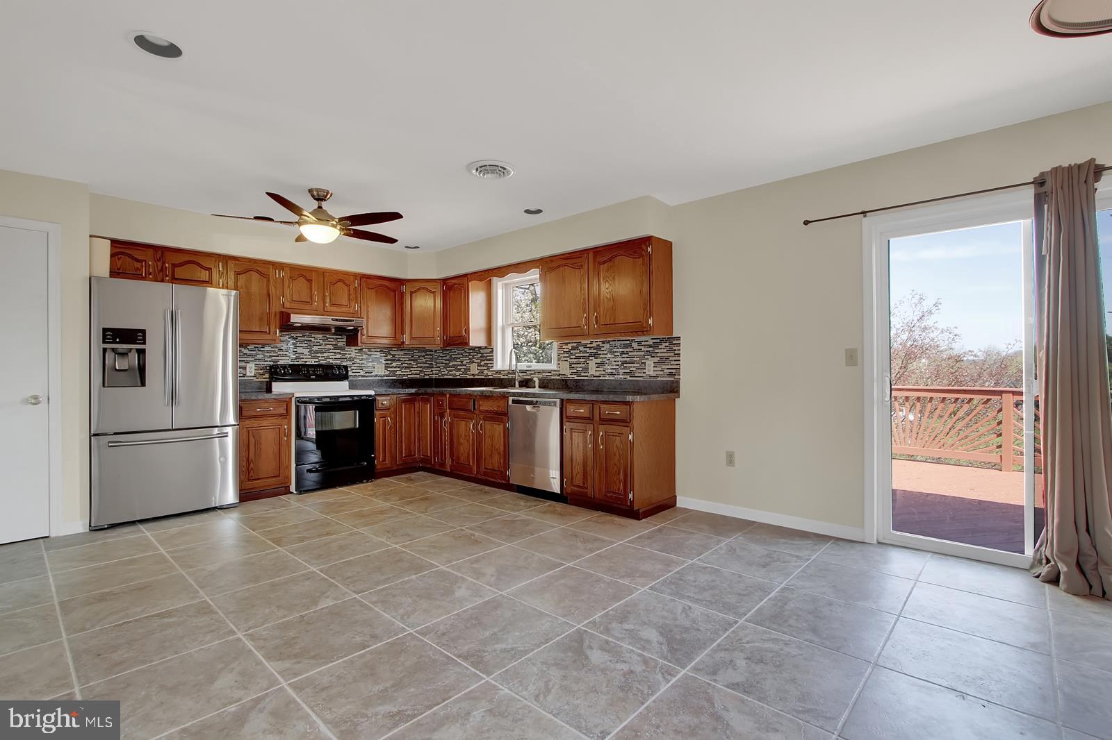 LAKE HERITAGE - Residential