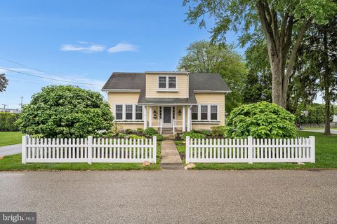 Photo of 8 Reese Avenue, NEWTOWN SQUARE, PA 19073 (MLS # PADE2089720)