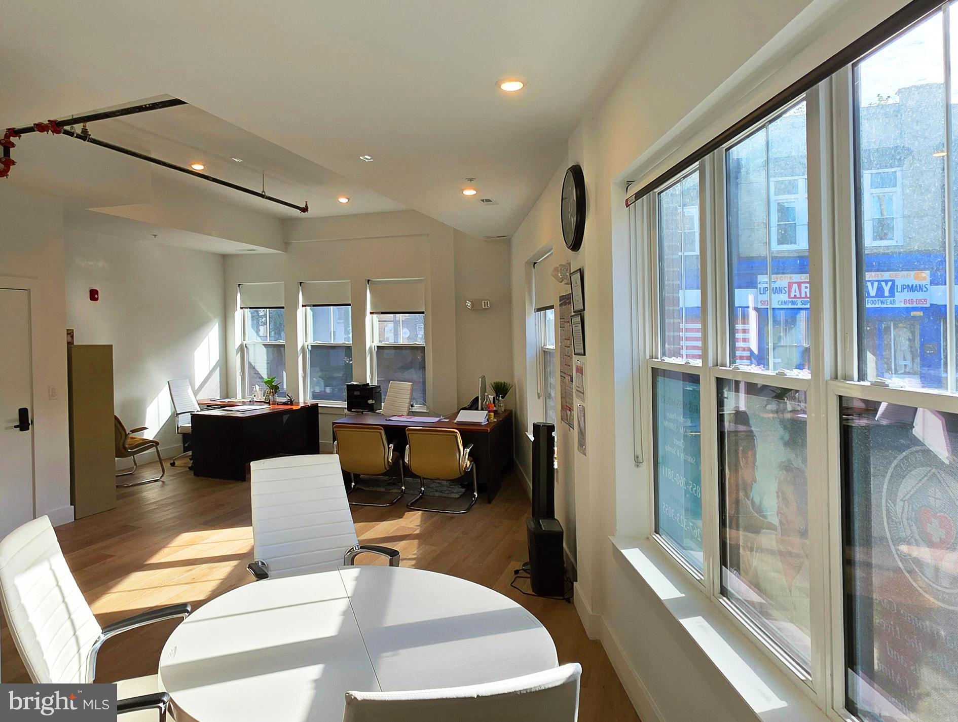 GERMANTOWN - Commercial Lease