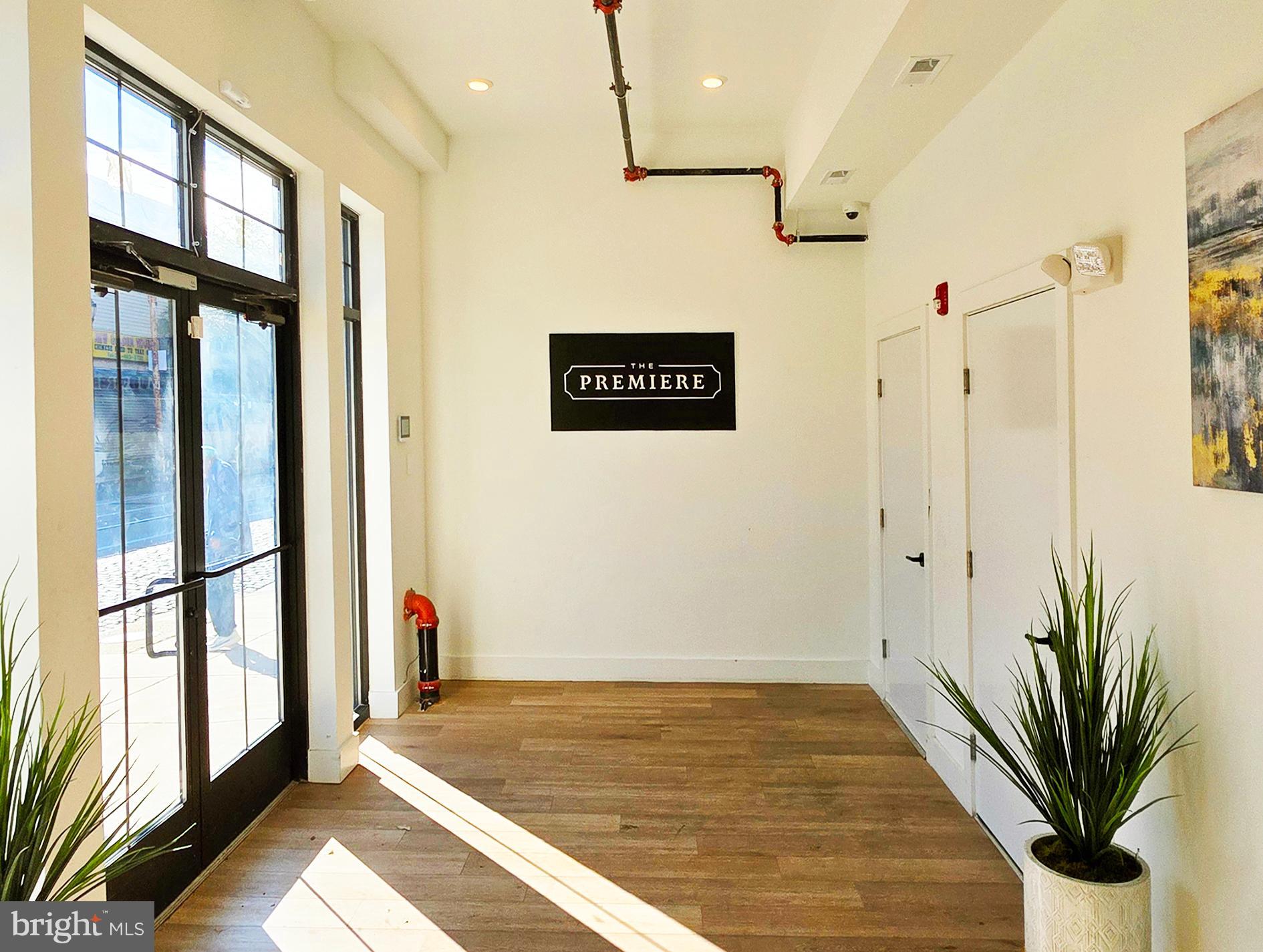 GERMANTOWN - Commercial Lease