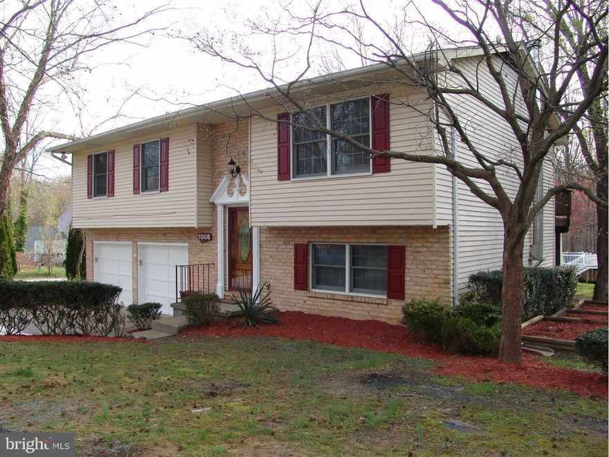 Single Family Bel Air Home At Town home Price! 3 Bedroom, 2 1/2 Bath home w/ an over-sized 2 car garage in Bel Air! House offers an Open floor plan w/ gleaming hardwood floors, lots of natural light w/ a Large Open Living Rm, Breakfast bar in the kitchen w/ newer appliances, Sep. dining rm w/ slider to the deck, LL family rm for entertaining or relaxing. Great Location! Don't miss this one!