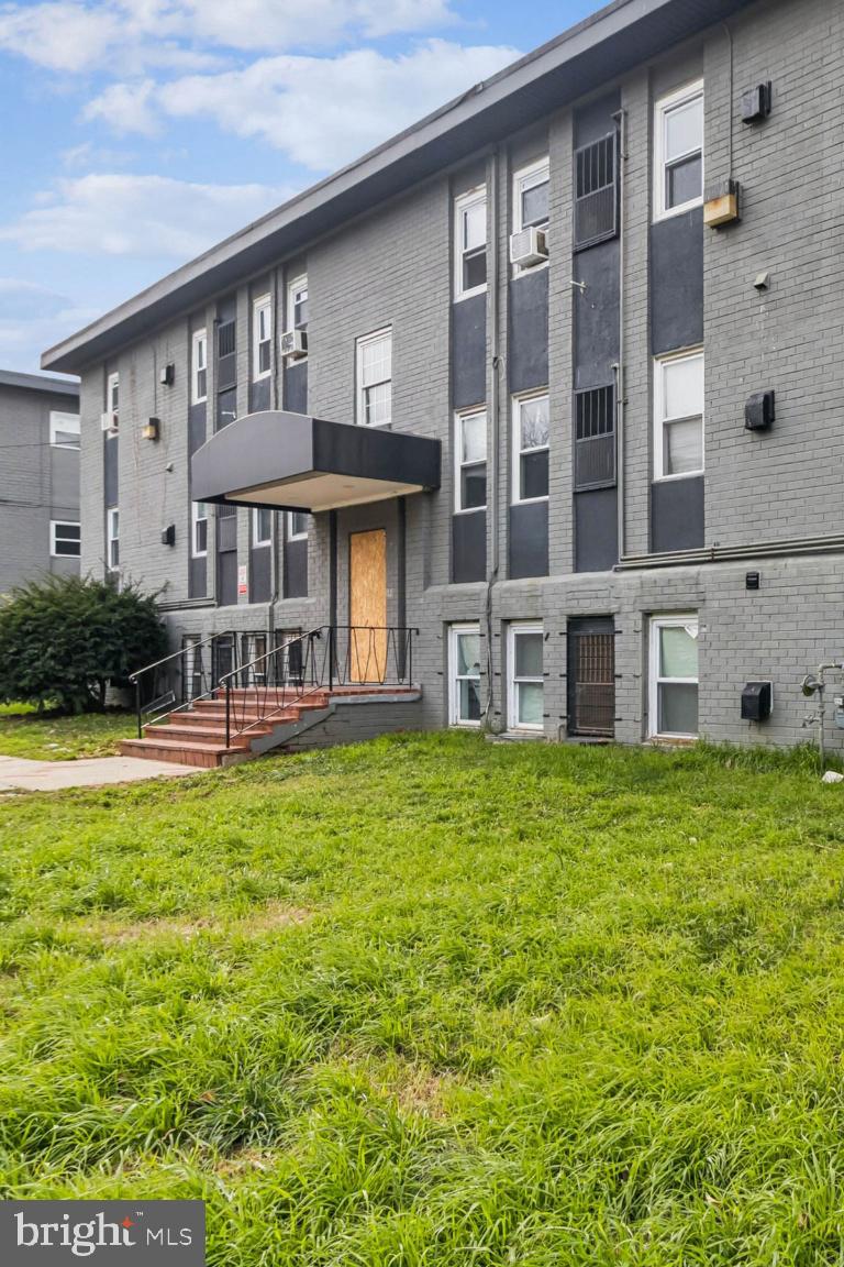 FORT DUPONT PARK - Commercial Sale