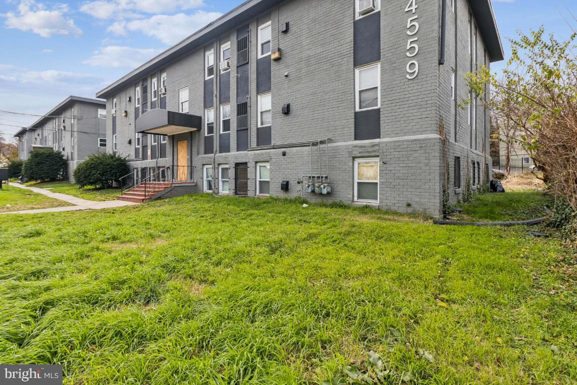FORT DUPONT PARK - Commercial Sale