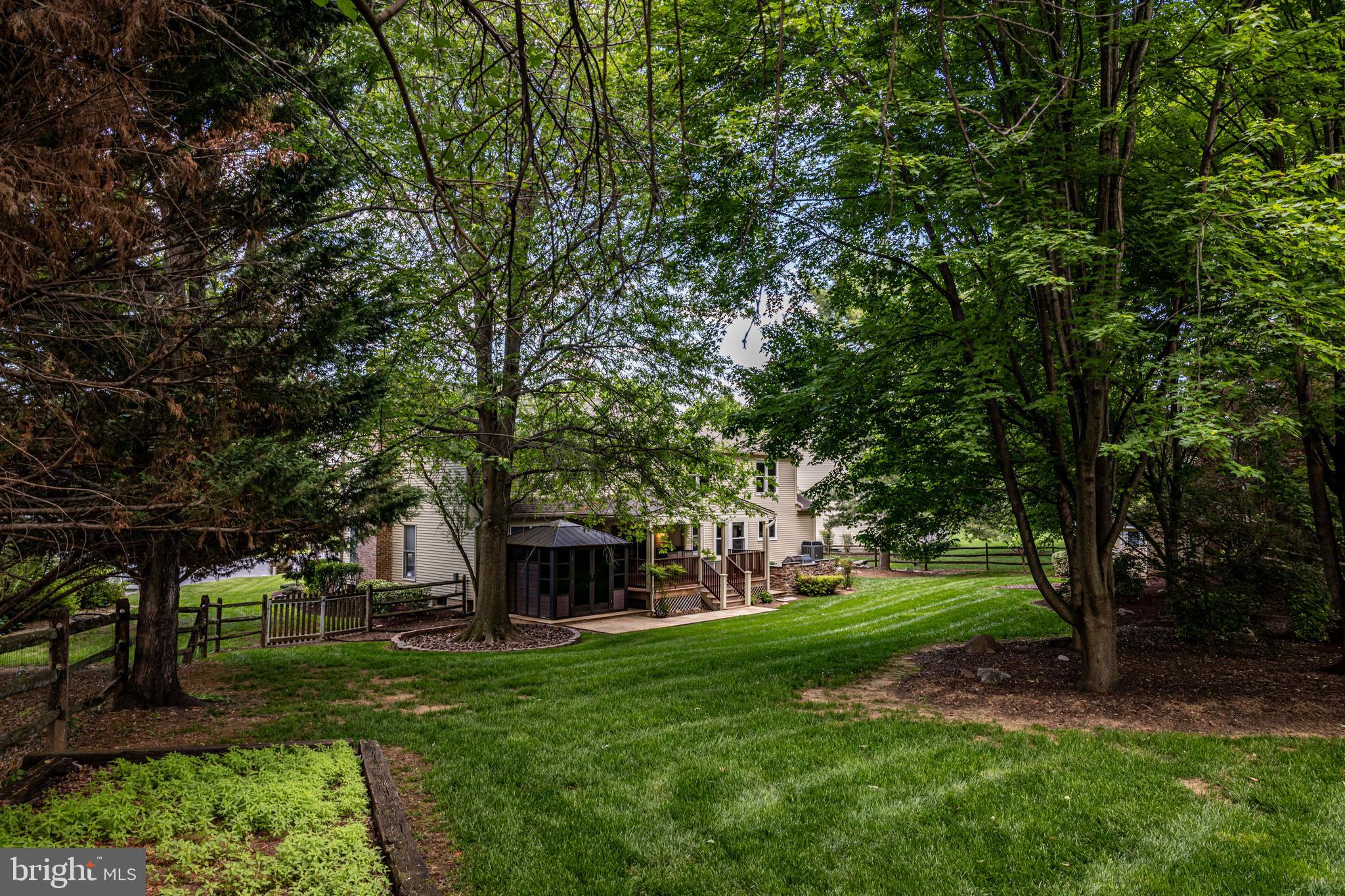 FOXLEIGH MEADOWS - Residential