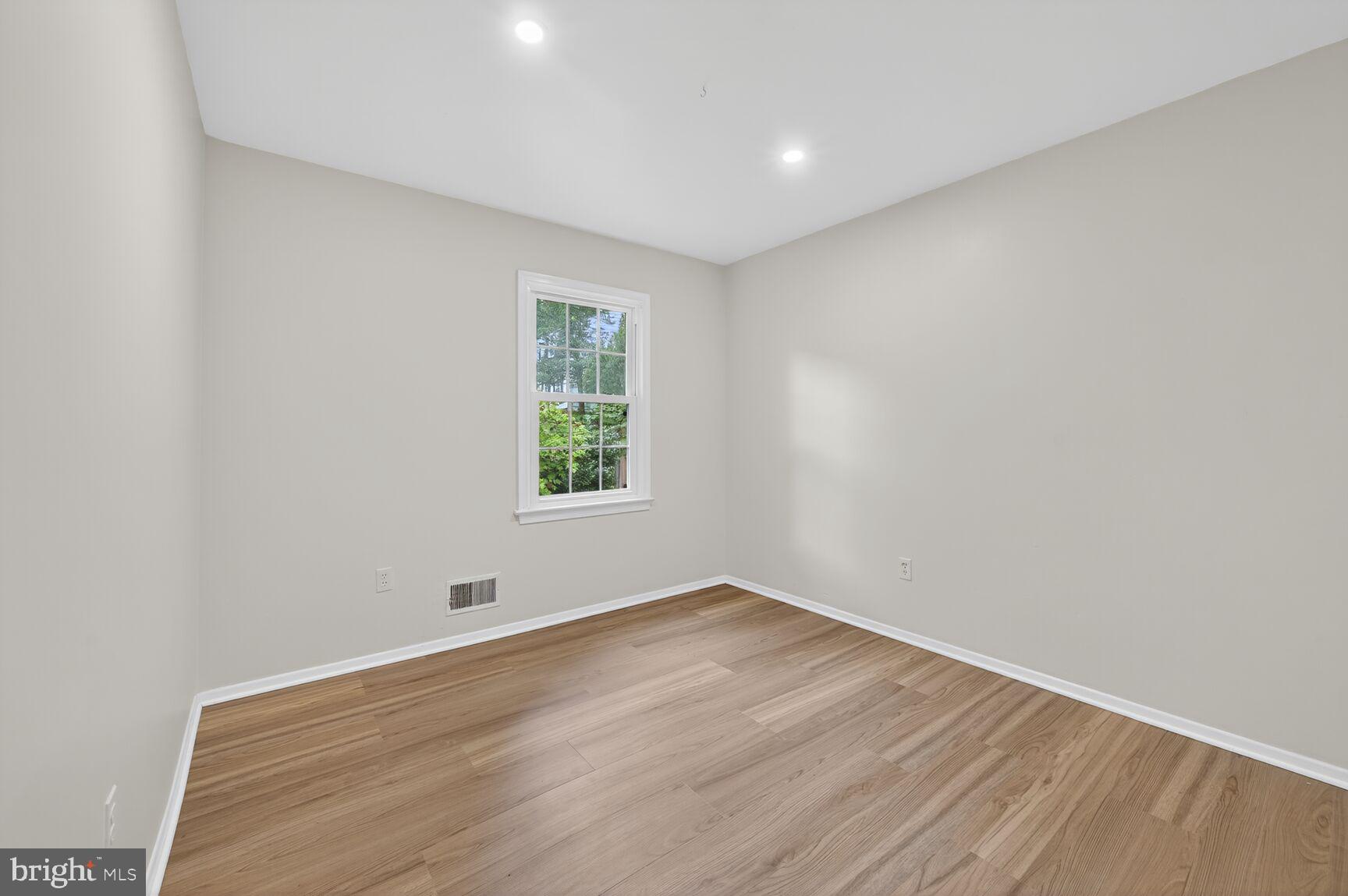 ROCK CREEK PALISADES - Residential