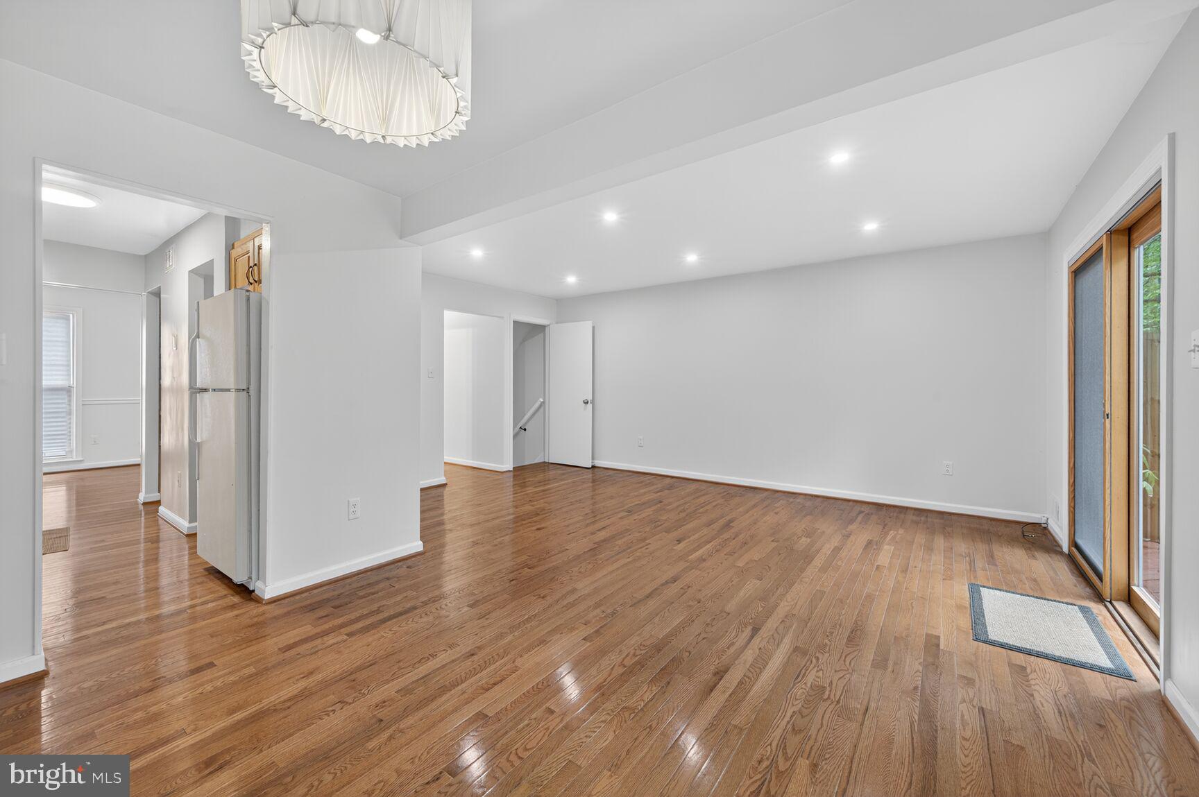 ROCK CREEK PALISADES - Residential