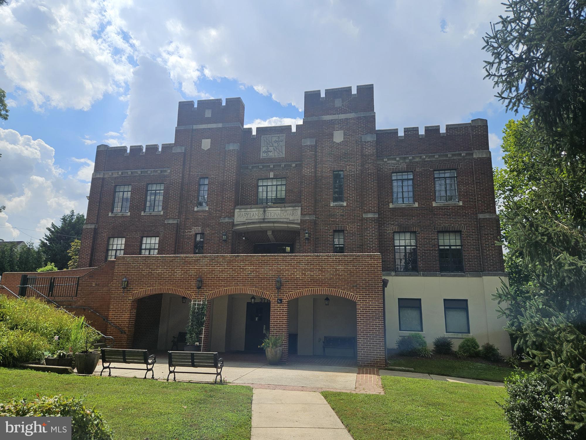 ROCK CREEK PALISADES - Residential