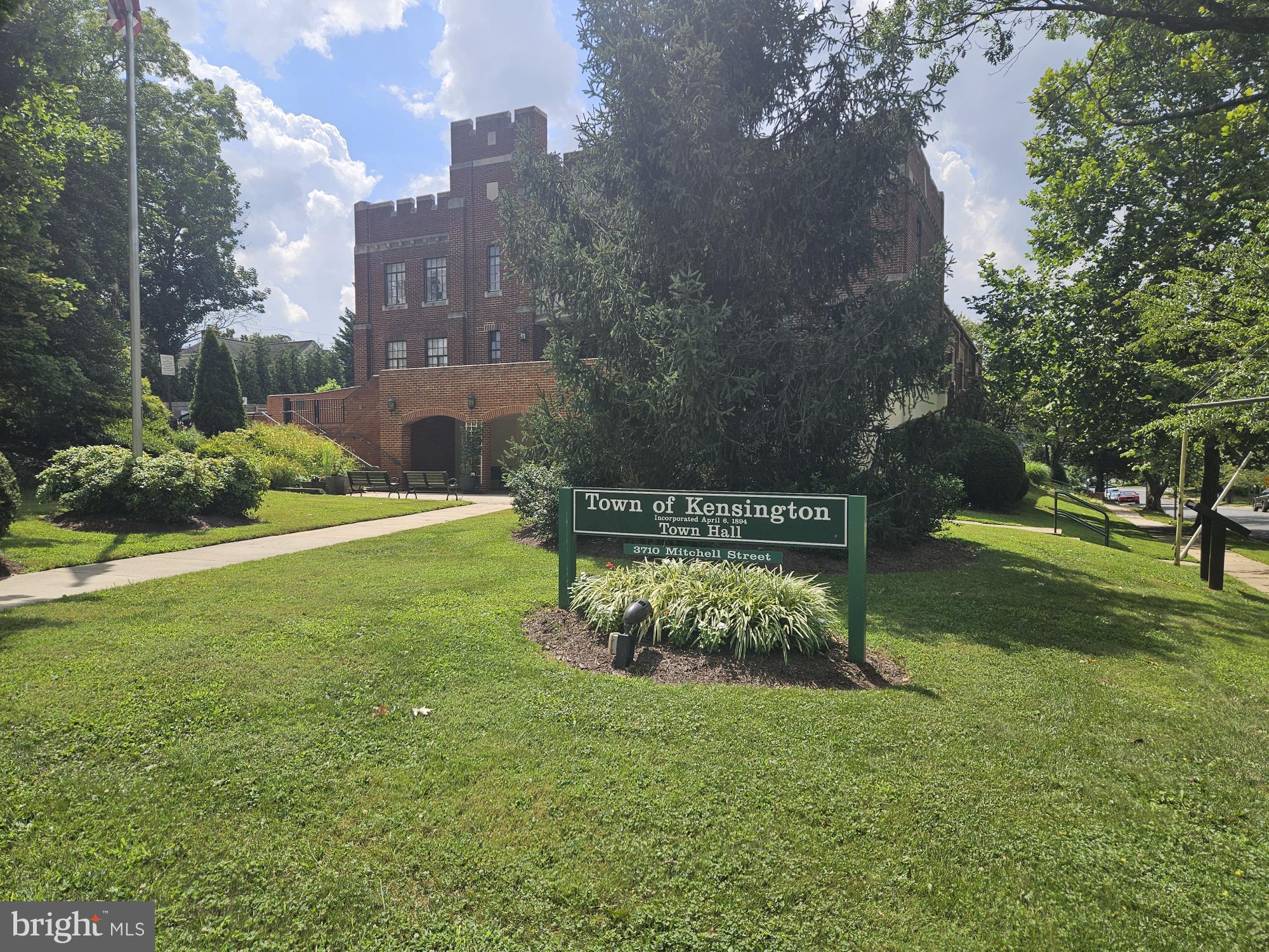 ROCK CREEK PALISADES - Residential