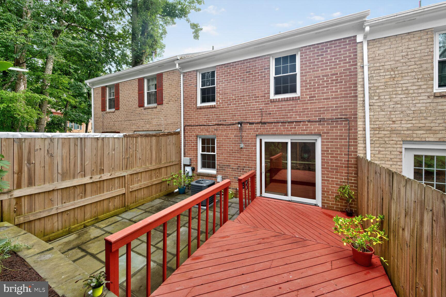 ROCK CREEK PALISADES - Residential