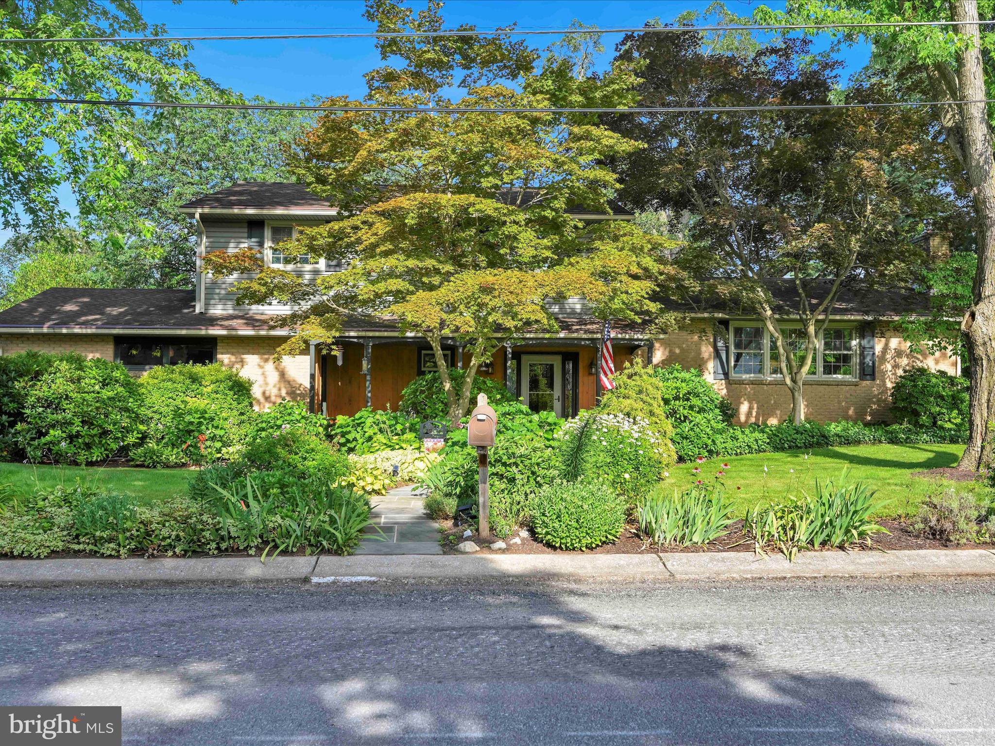 8 WINTERMERE ROAD