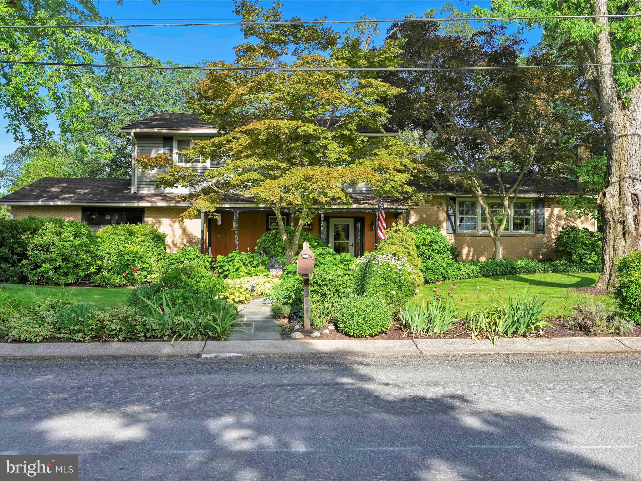 Public Auction Thursday September 25, 2025 @ 5 pm Open House Saturday, Sept & 20, from 1-3 pm. Terms: 10% non-refundable deposit. Settlement within 45 days. Buyer pays the 2% RE Transfer Tax. List price does not reflect the final sales price. Immaculate Iona Area Split-level Home on .35 acres w/2362 SF Living Area. Kitchen has Cherry cabinets w/ Corian CTs. & access to a Flagstone Patio. DR, LR w/ Brick Fireplace & woodstove insert, Den w/ Pellet stove, 4-season Solarium, Mudroom, 4BRs, 3 Full Baths, Cherry wood floors on the main floor & Oak Hardwood on the Upper Floor, LL is part. finished with a Kitchenette & Family Room, CA, Heatpump. Attached 2-Car Garage, 2 Garden Sheds Note: A well-taken care of Home in move-in condition: A nice level, .35 acres with shade & landscaping in a very desirable neighborhood.