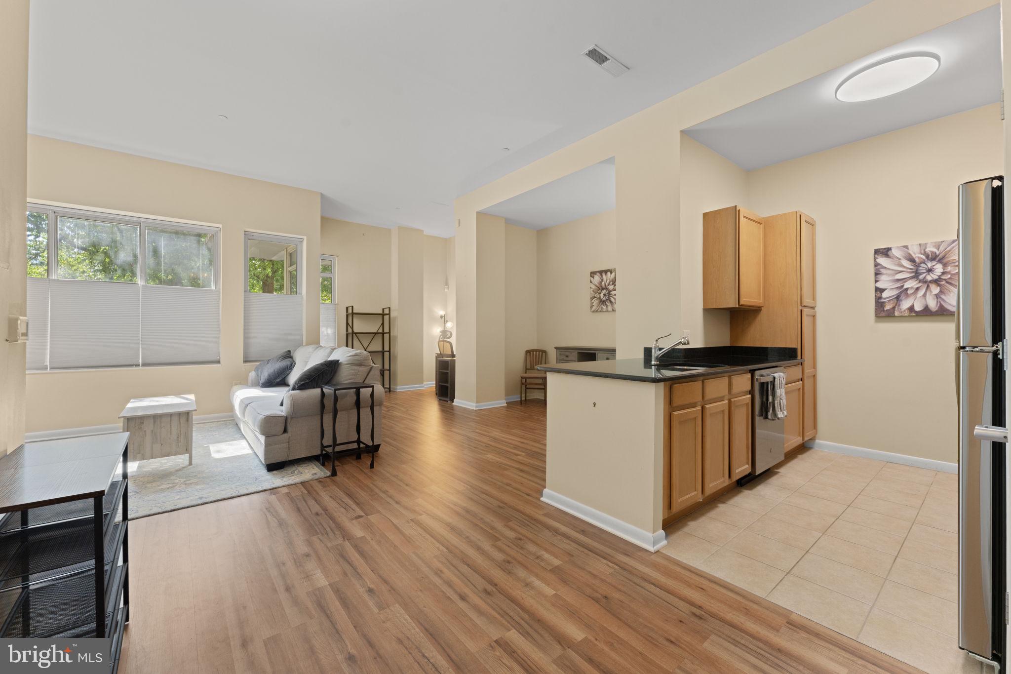 355 I STREET SW S104