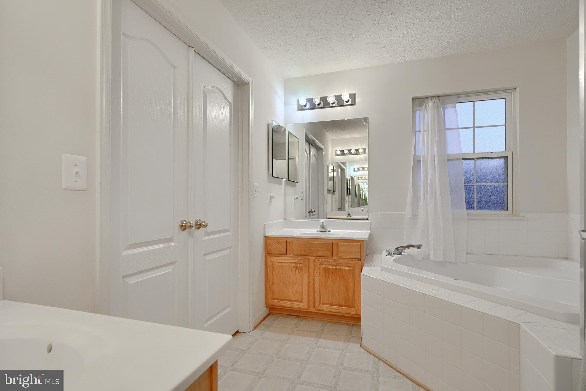 WORTHINGTON - Residential