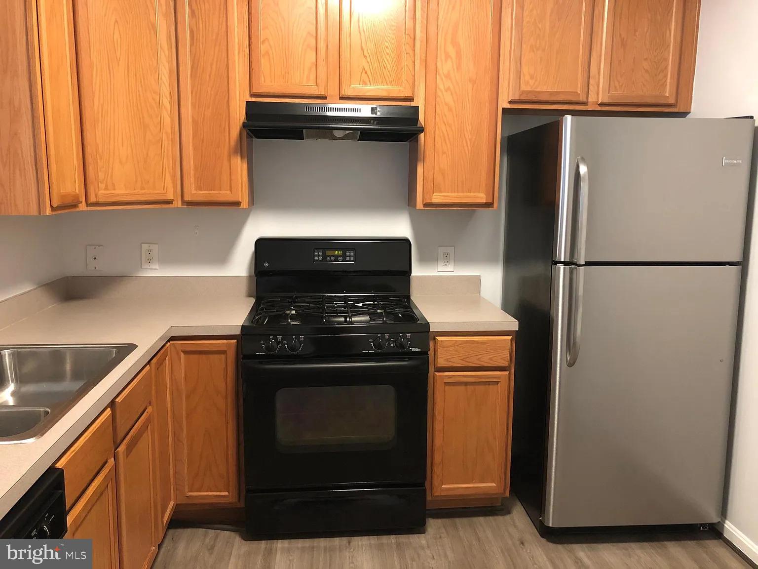 SEVEN OAKS - Residential Lease