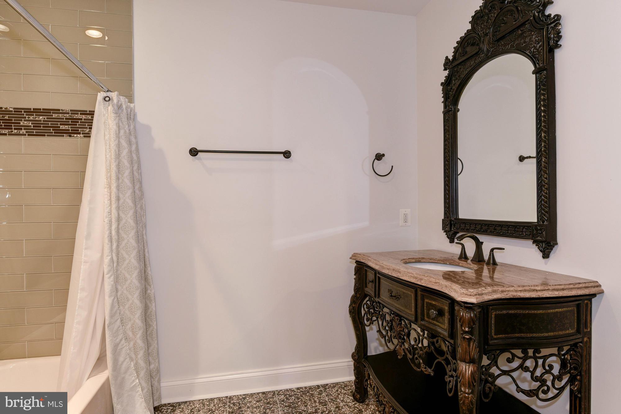 MINOR HILL - Residential