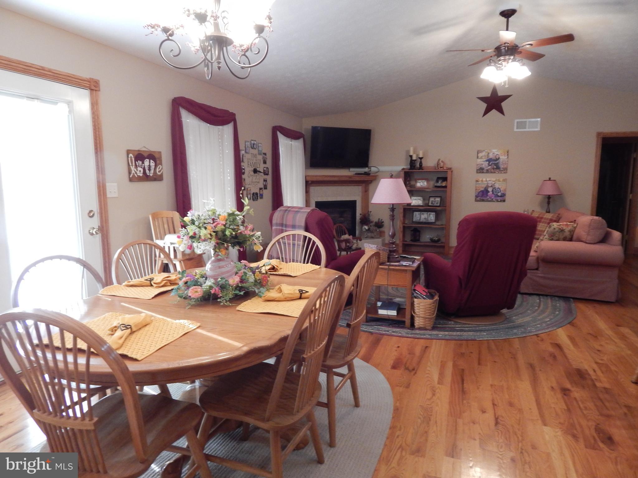 FAIRVIEW OAKS - Residential