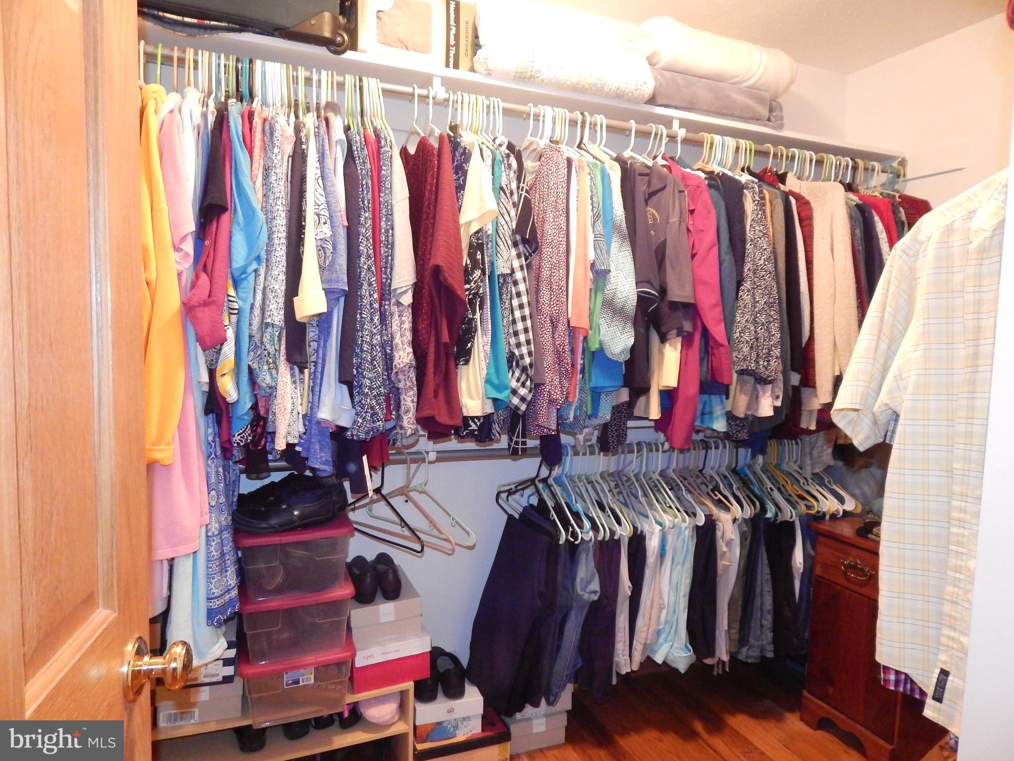 FAIRVIEW OAKS - Residential