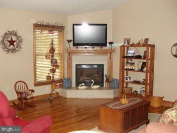 FAIRVIEW OAKS - Residential