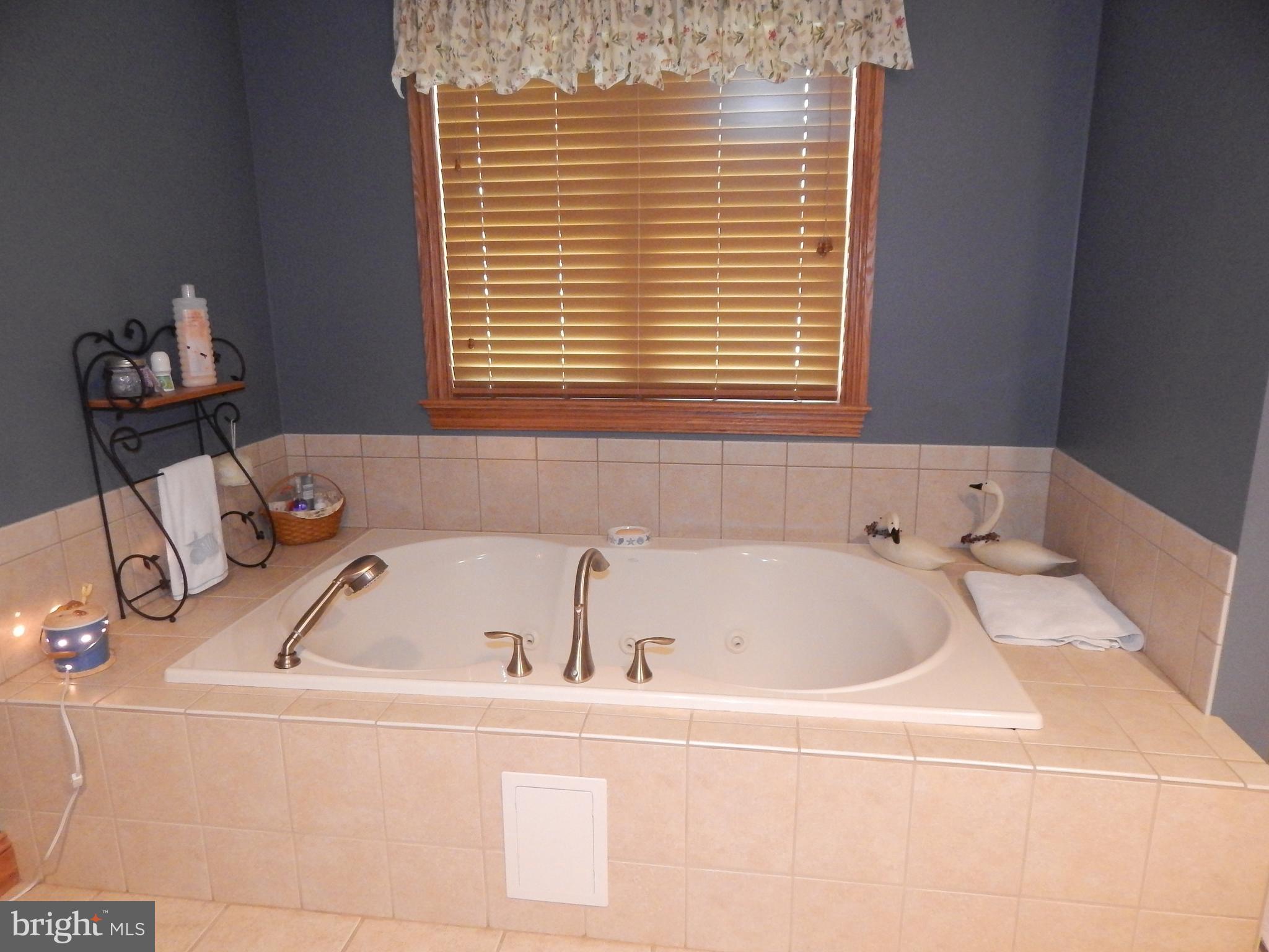 FAIRVIEW OAKS - Residential