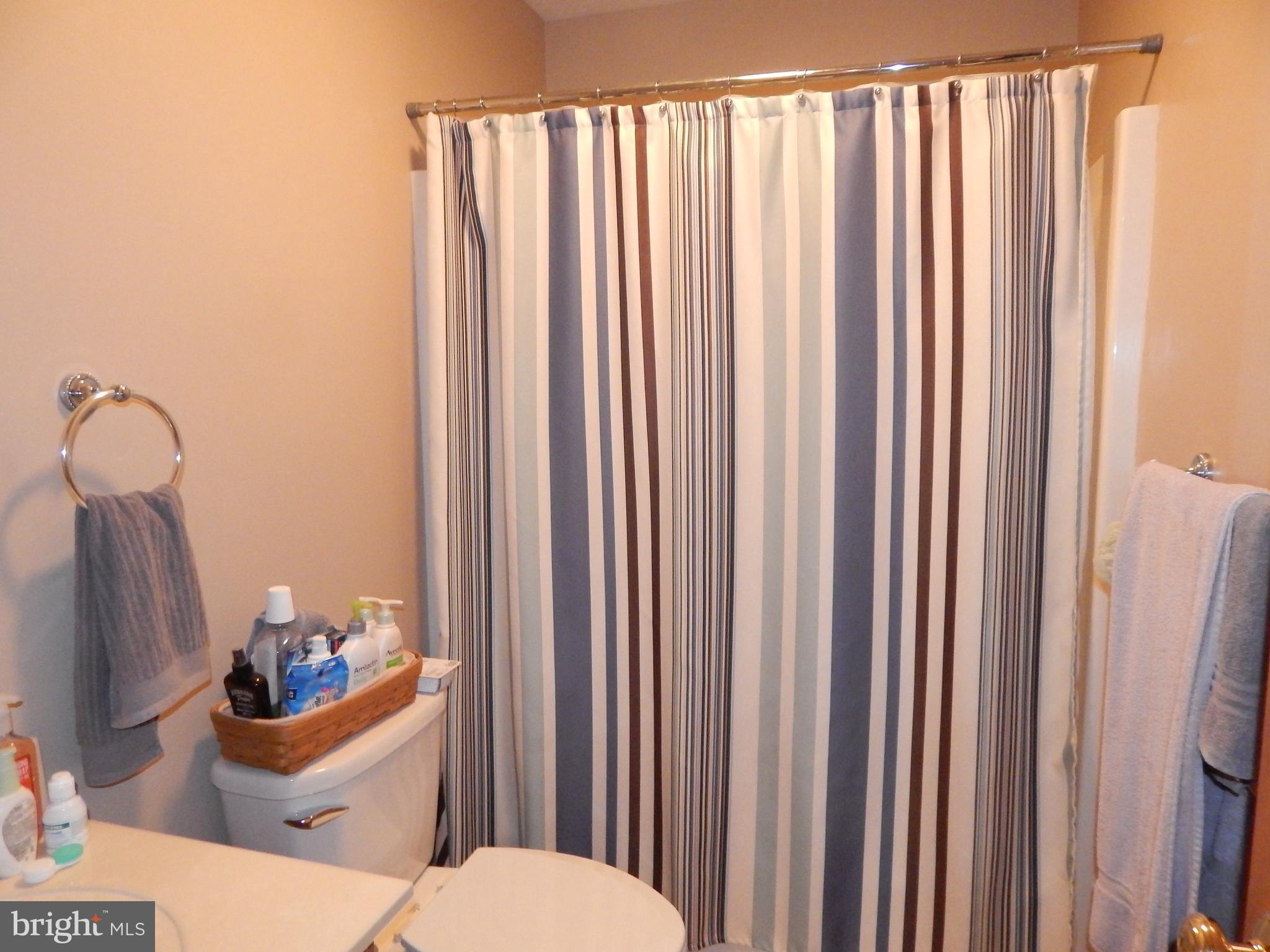 FAIRVIEW OAKS - Residential