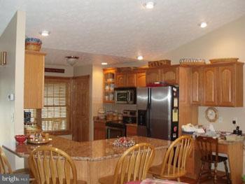 FAIRVIEW OAKS - Residential