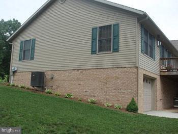 FAIRVIEW OAKS - Residential