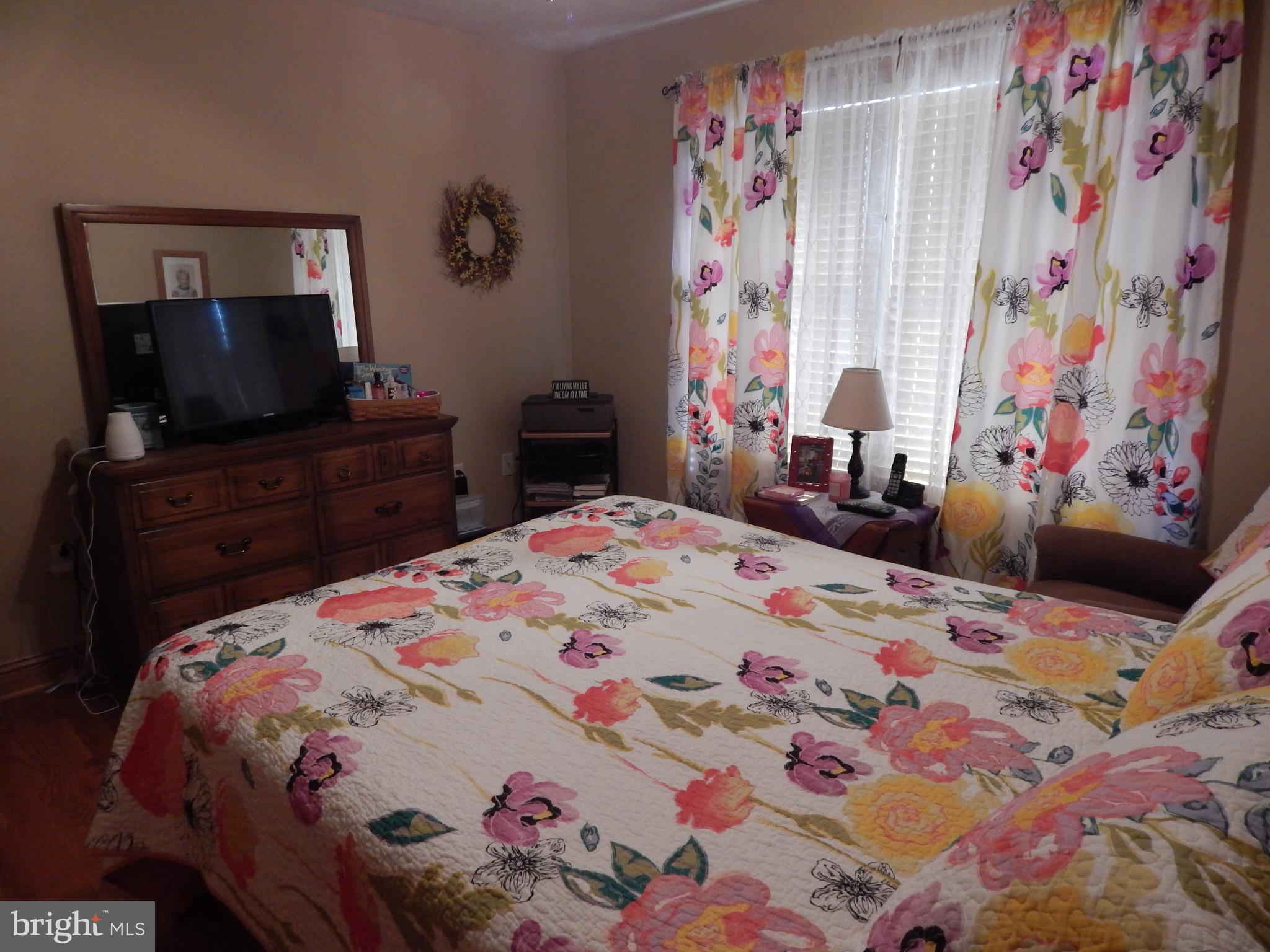 FAIRVIEW OAKS - Residential