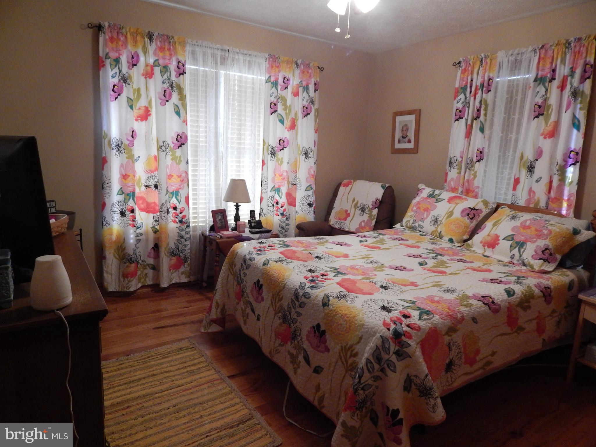 FAIRVIEW OAKS - Residential