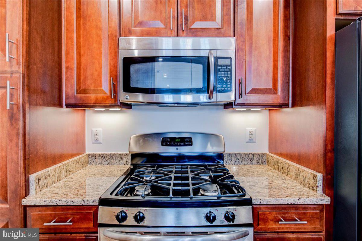 ABINGDON ROW - Residential Lease