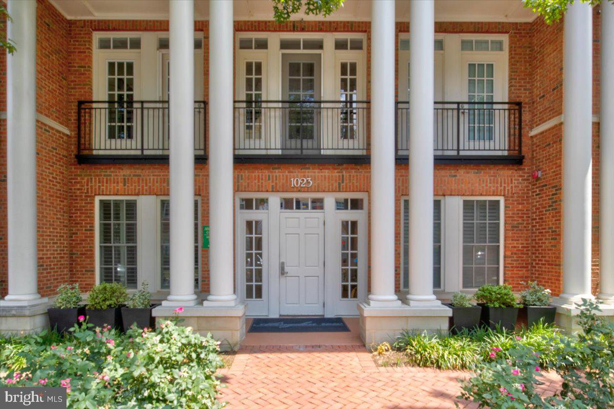 1023 N ROYAL STREET 208