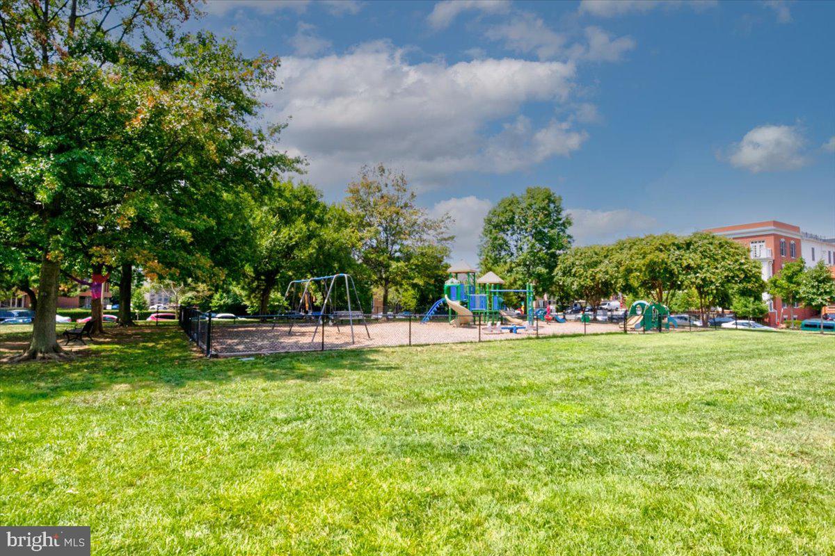 ABINGDON ROW - Residential Lease