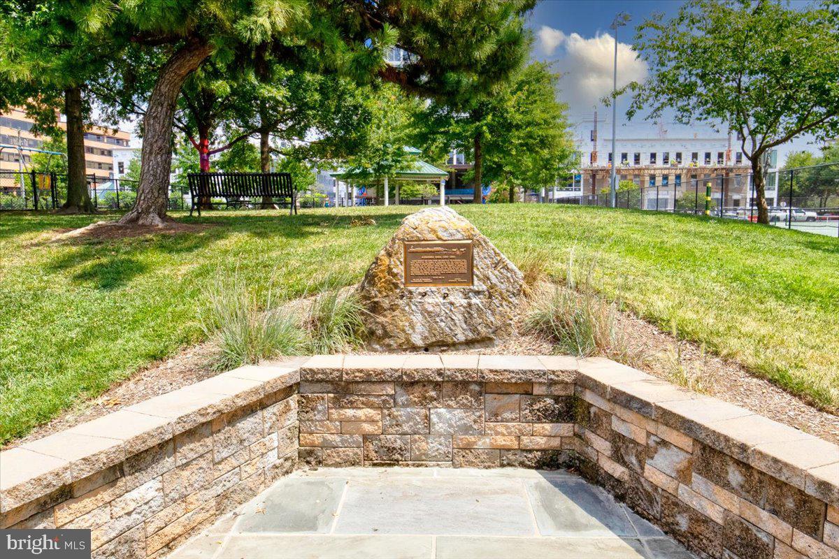 ABINGDON ROW - Residential Lease