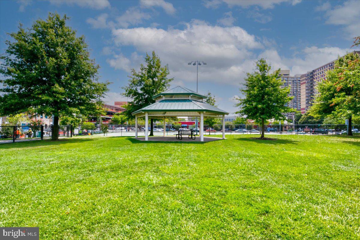 ABINGDON ROW - Residential Lease