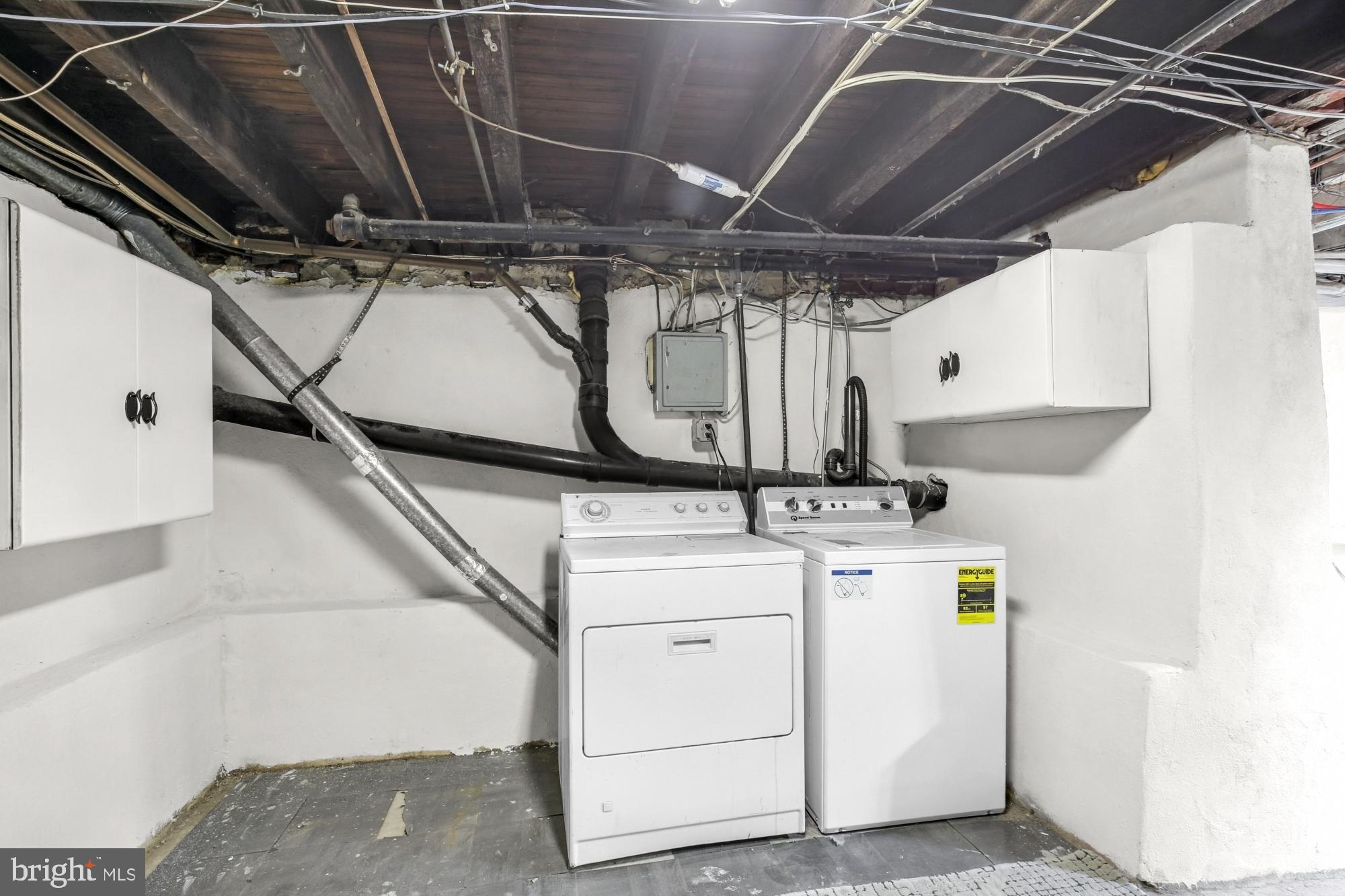 GIRARD ESTATES - Residential Lease