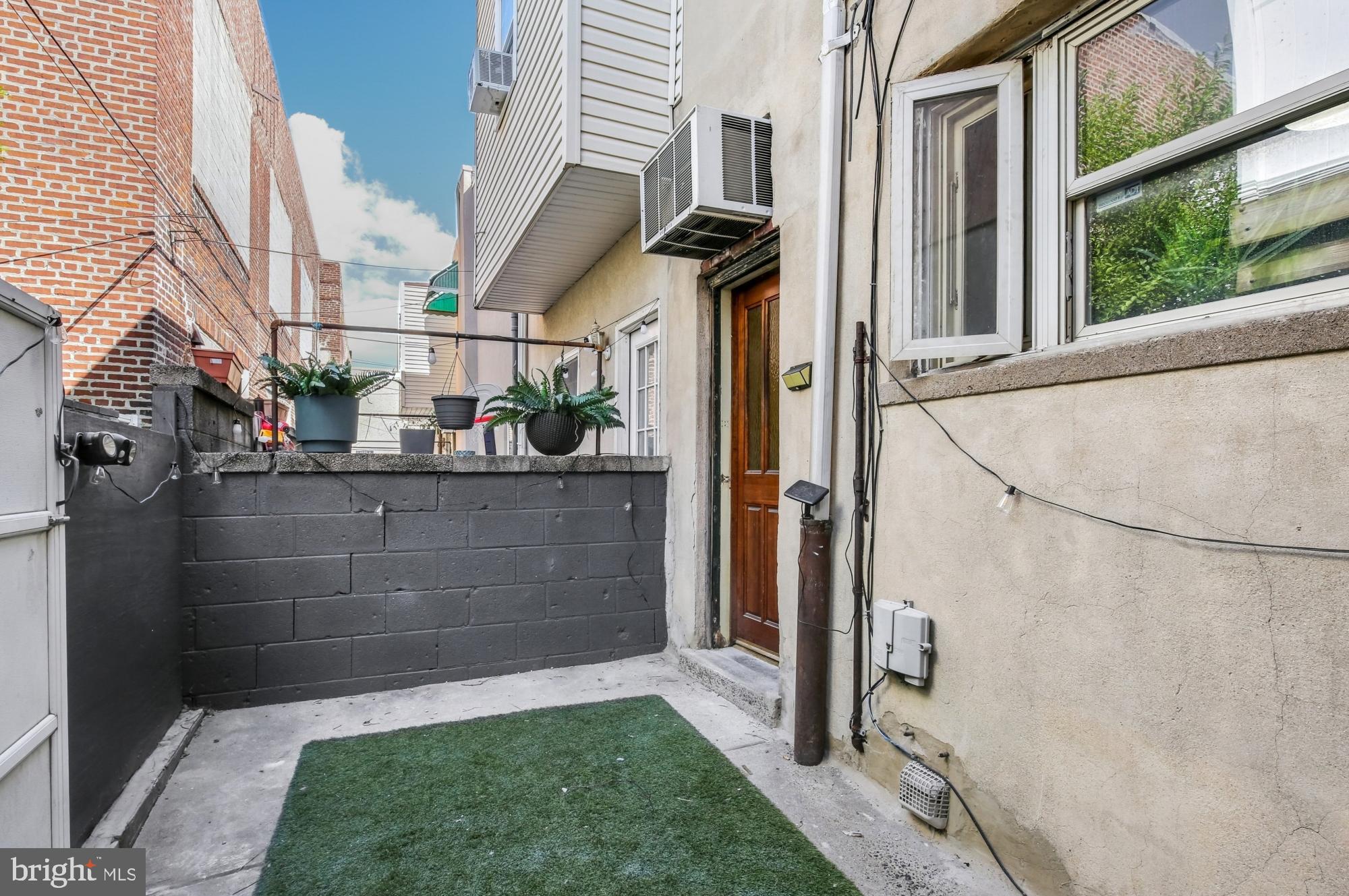 GIRARD ESTATES - Residential Lease