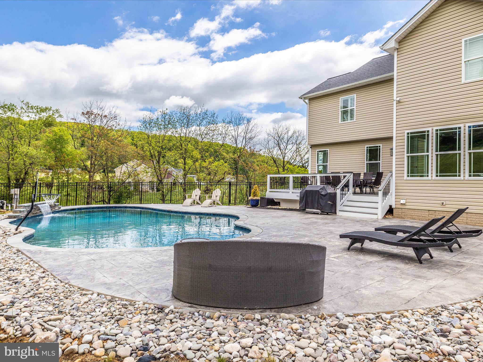 PAINTED ARCH PASS - Residential