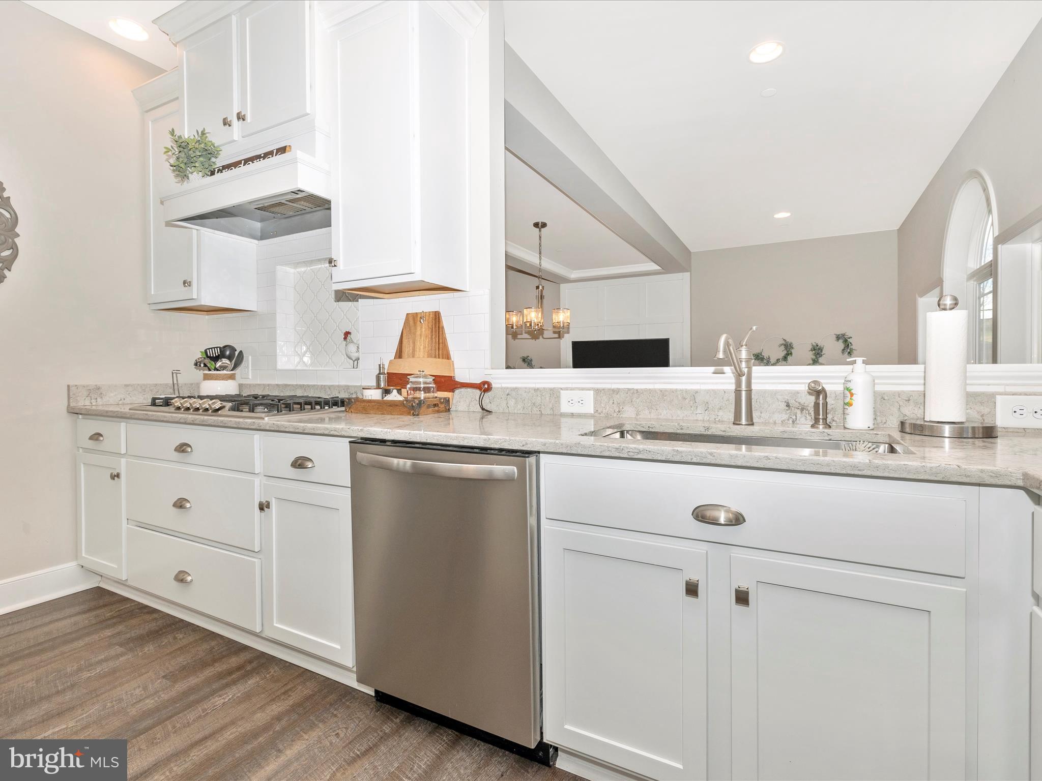 PAINTED ARCH PASS - Residential