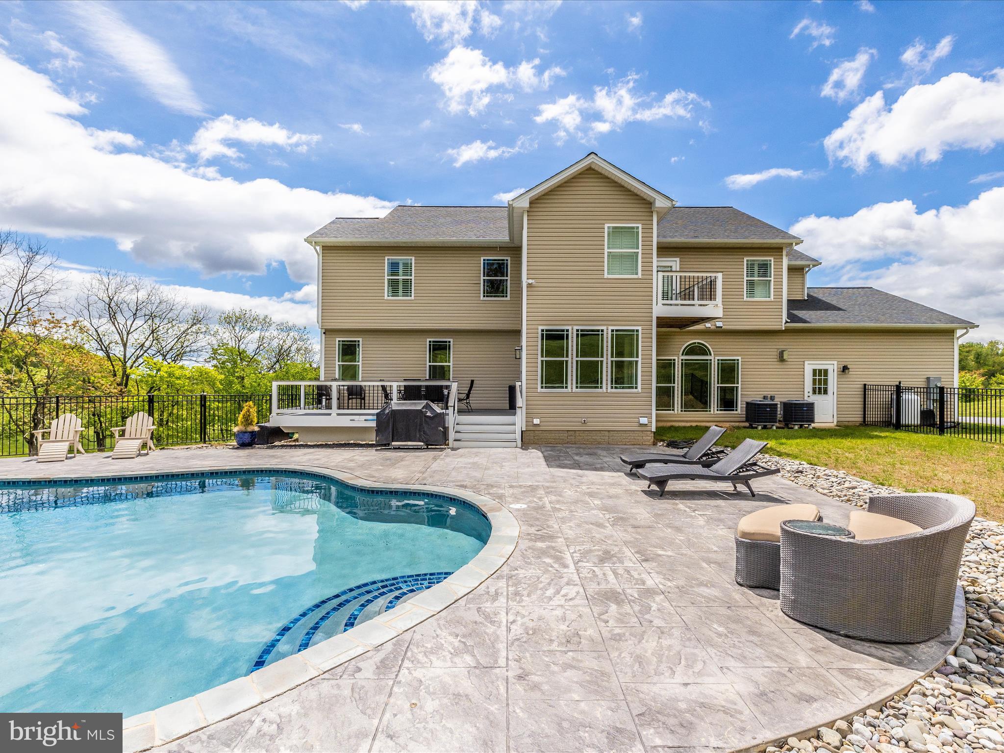 PAINTED ARCH PASS - Residential