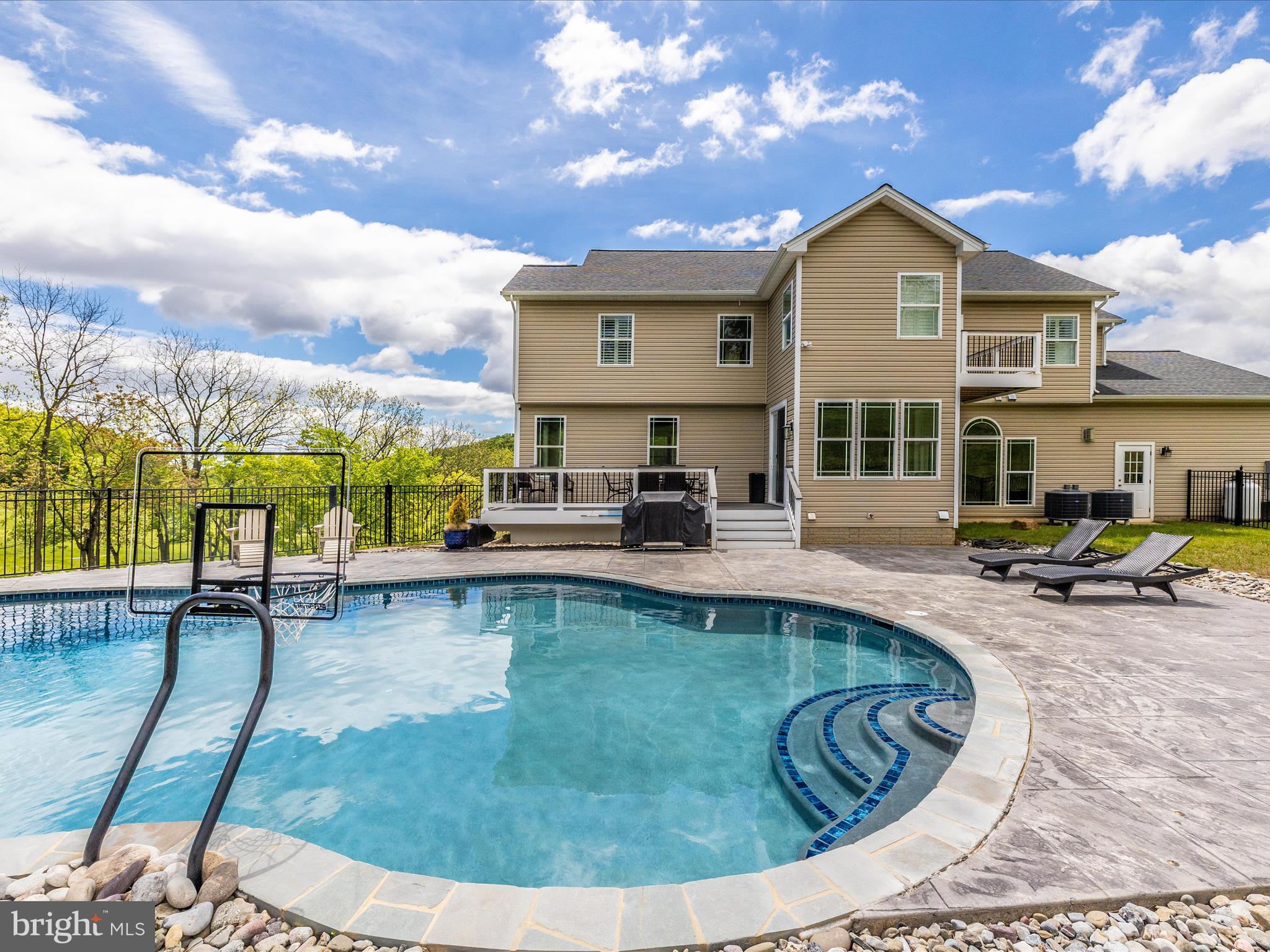 PAINTED ARCH PASS - Residential