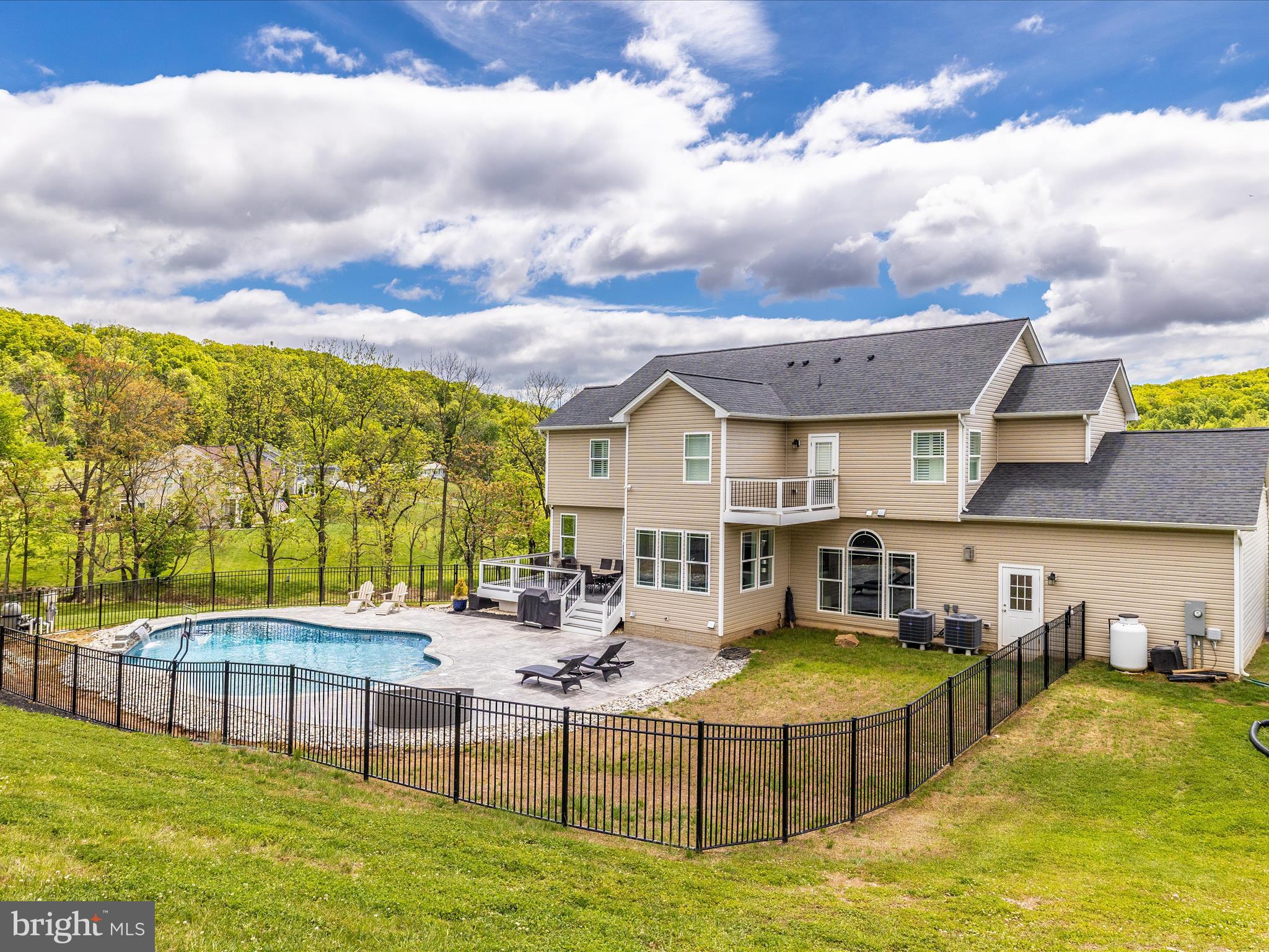 PAINTED ARCH PASS - Residential