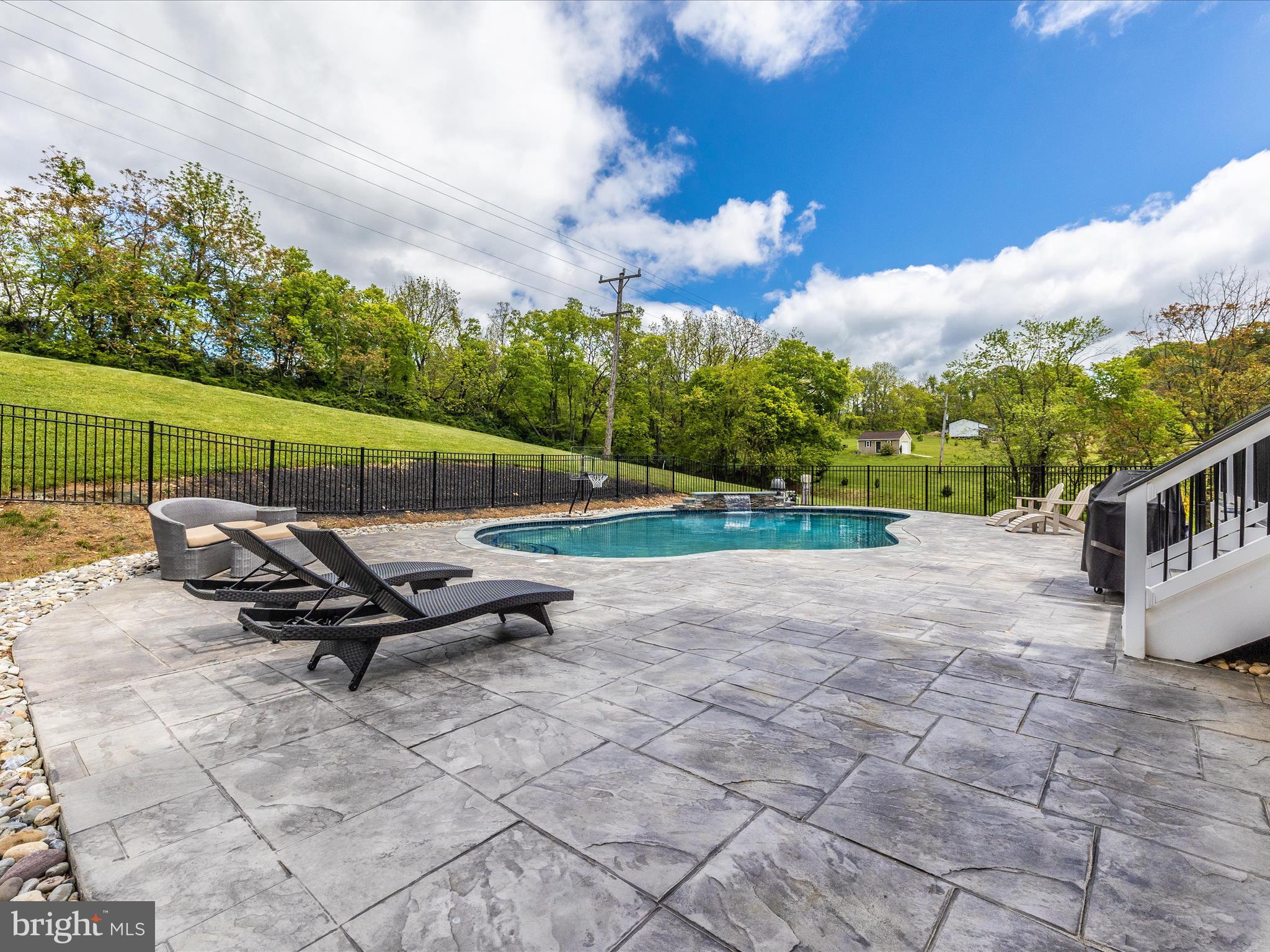 PAINTED ARCH PASS - Residential