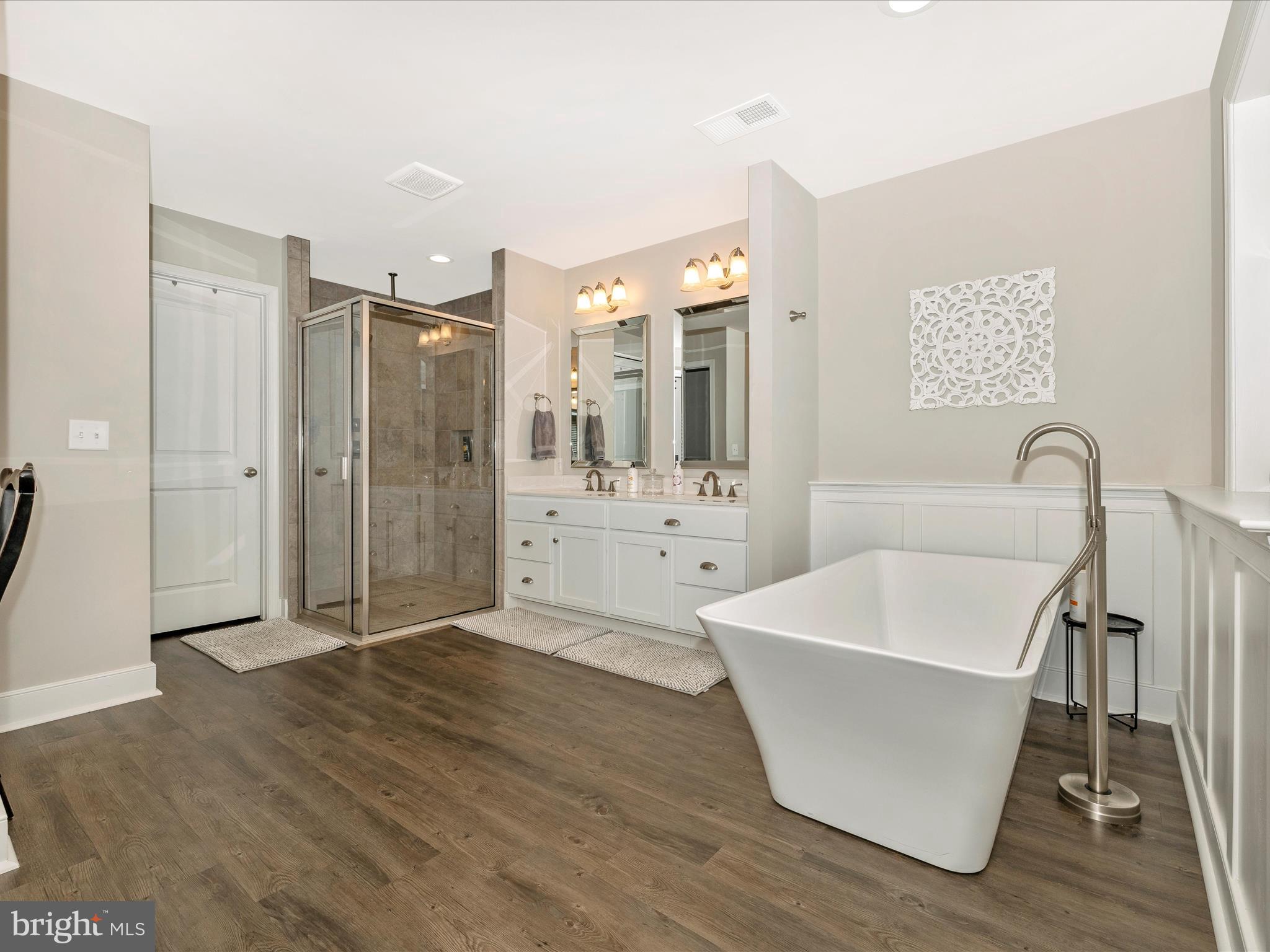 PAINTED ARCH PASS - Residential