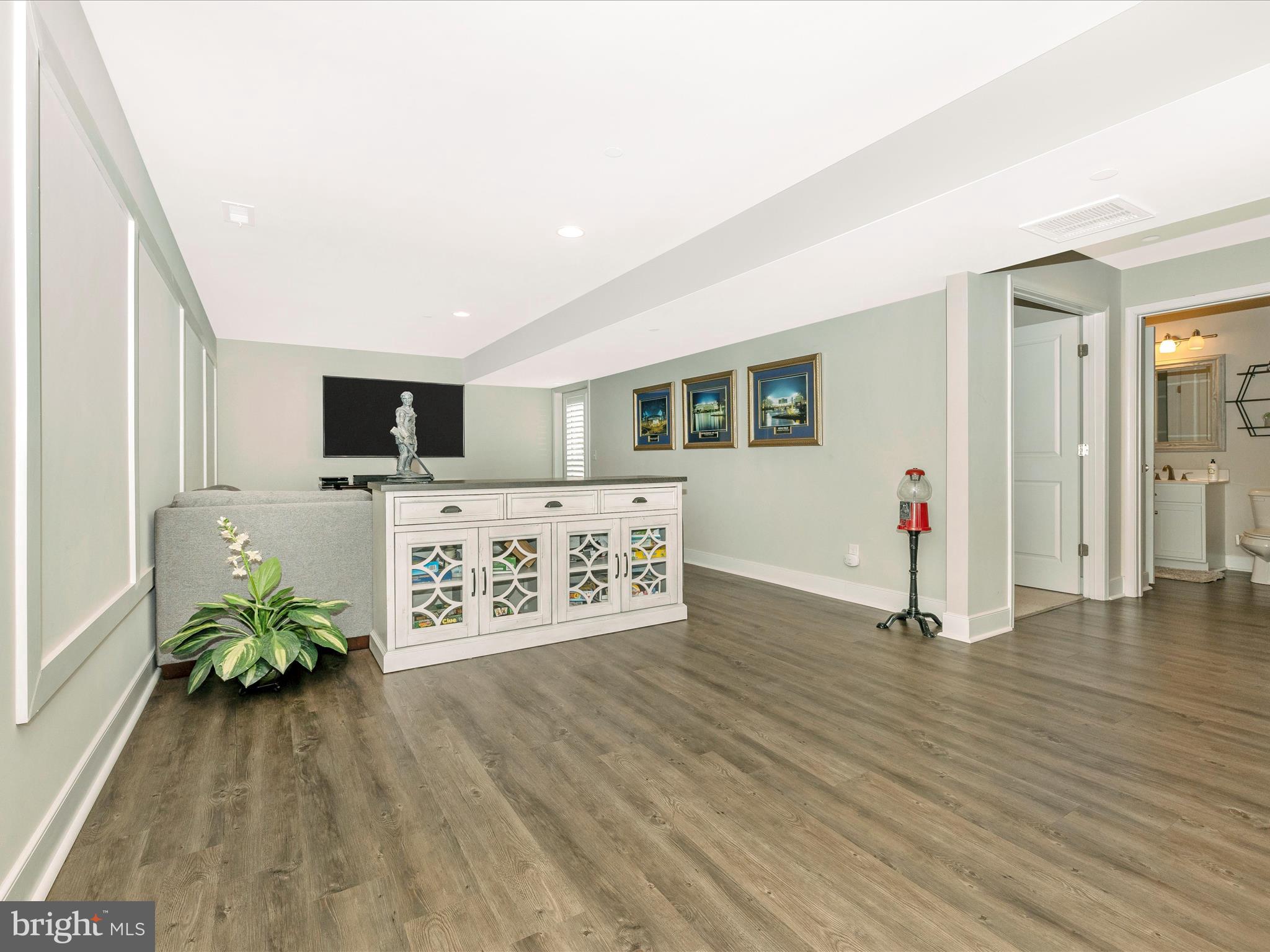 PAINTED ARCH PASS - Residential