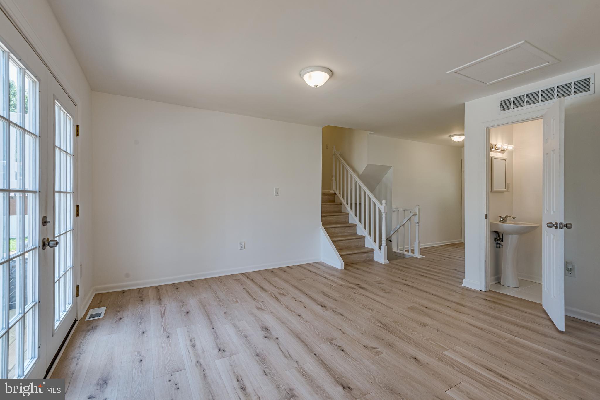 RIVA FARMS - Residential