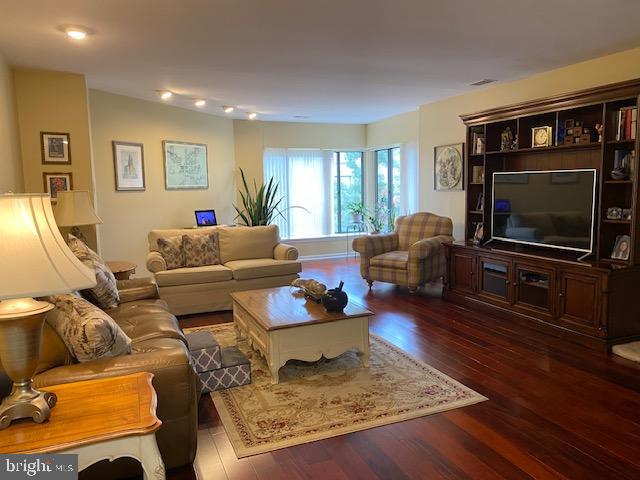 THE TOWERS - Residential