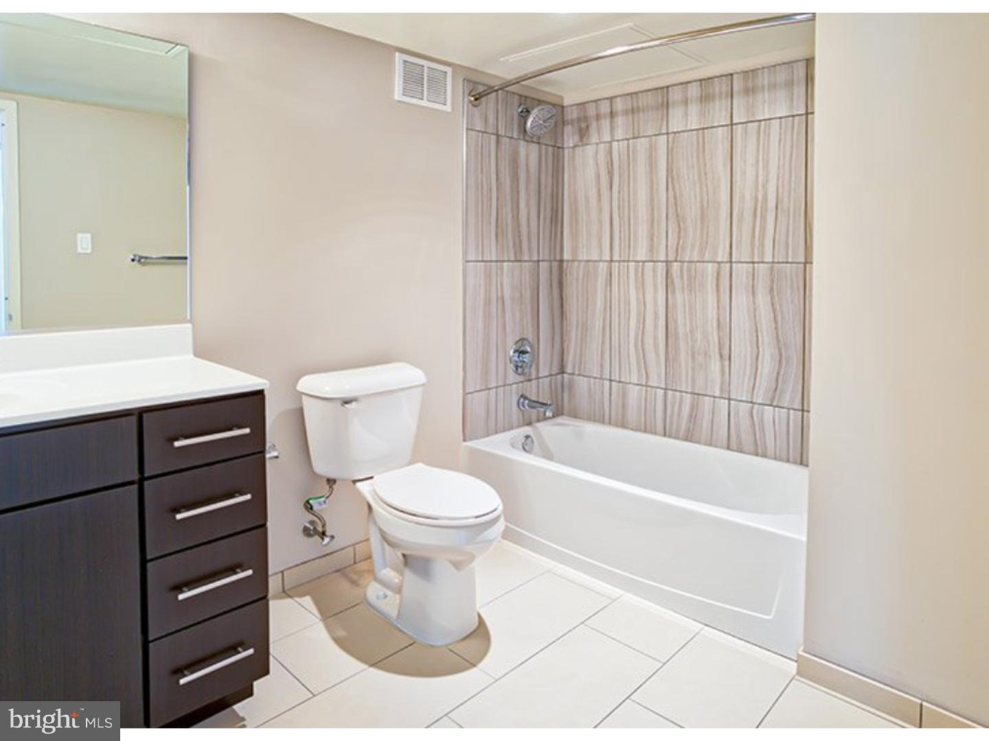 CENTER CITY - Residential Lease